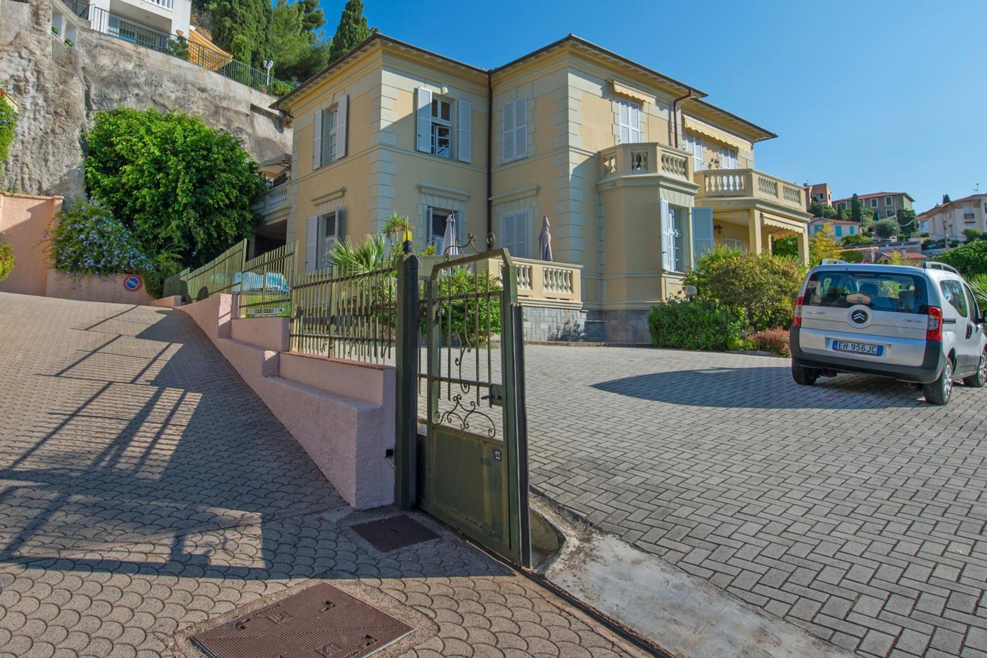Oliviers -Agreable 2 Pieces Dans Maison Bourgeoise Menton Dış mekan fotoğraf