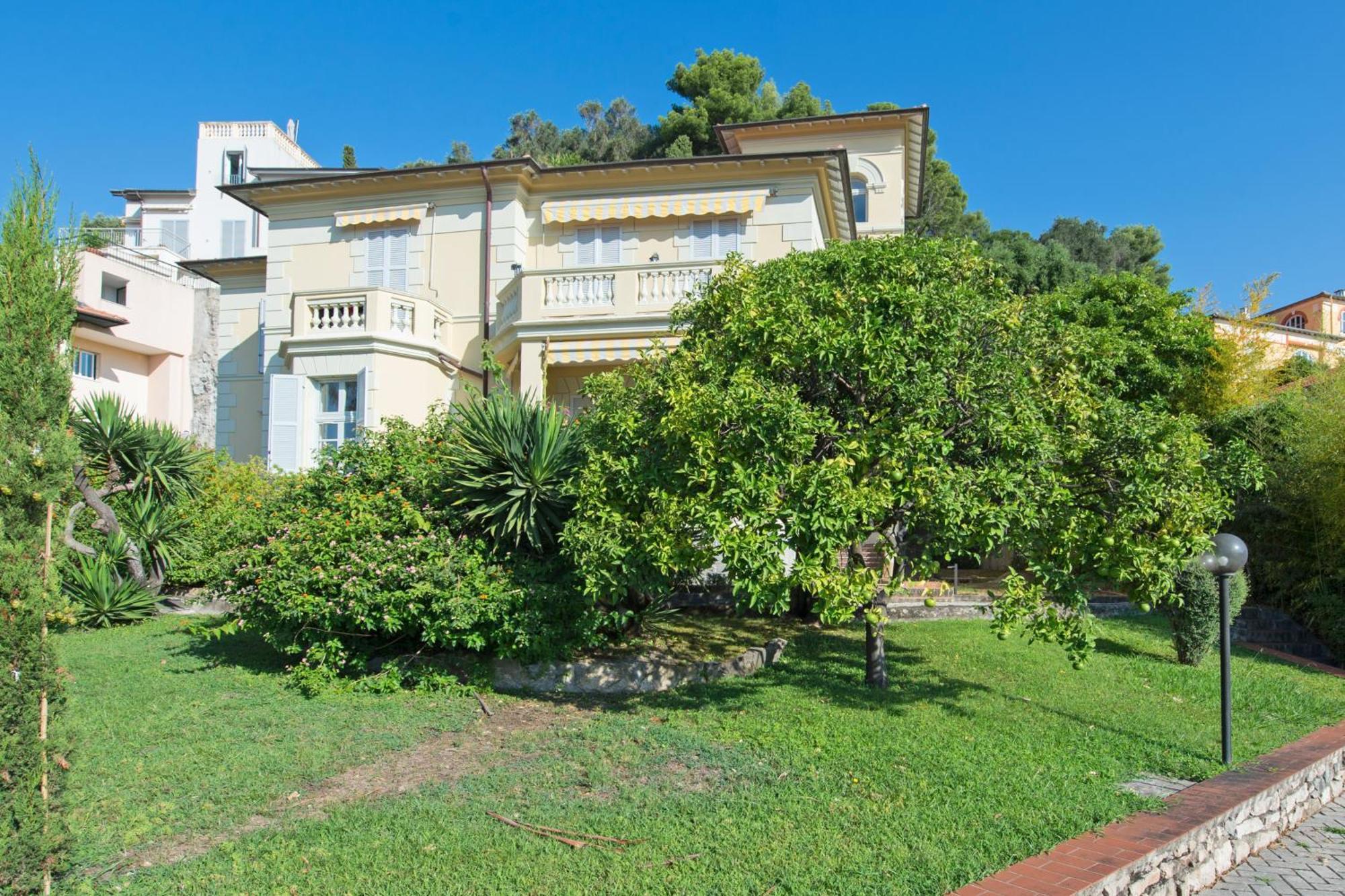 Oliviers -Agreable 2 Pieces Dans Maison Bourgeoise Menton Dış mekan fotoğraf